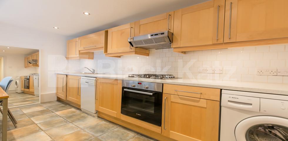 			NEW INSTRUCTION!, 1 Bedroom, 1 bath, 1 reception Flat			 Albert Street, REGENTS PARK / CAMDEN